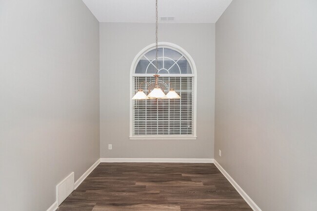 Building Photo - Winter Promo! ! month FREE!!!