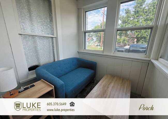 Building Photo - Furnished home with six month lease in Sio...