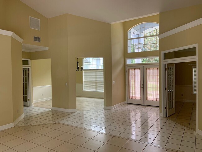 Foto del edificio - 5 Bedroom/3.5 Bathroom Pool Home On Cul-De-Sac Minutes from Downtown Windermere!!!