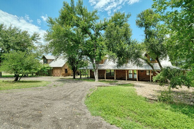 Building Photo - Custom Home with Separate Apartment