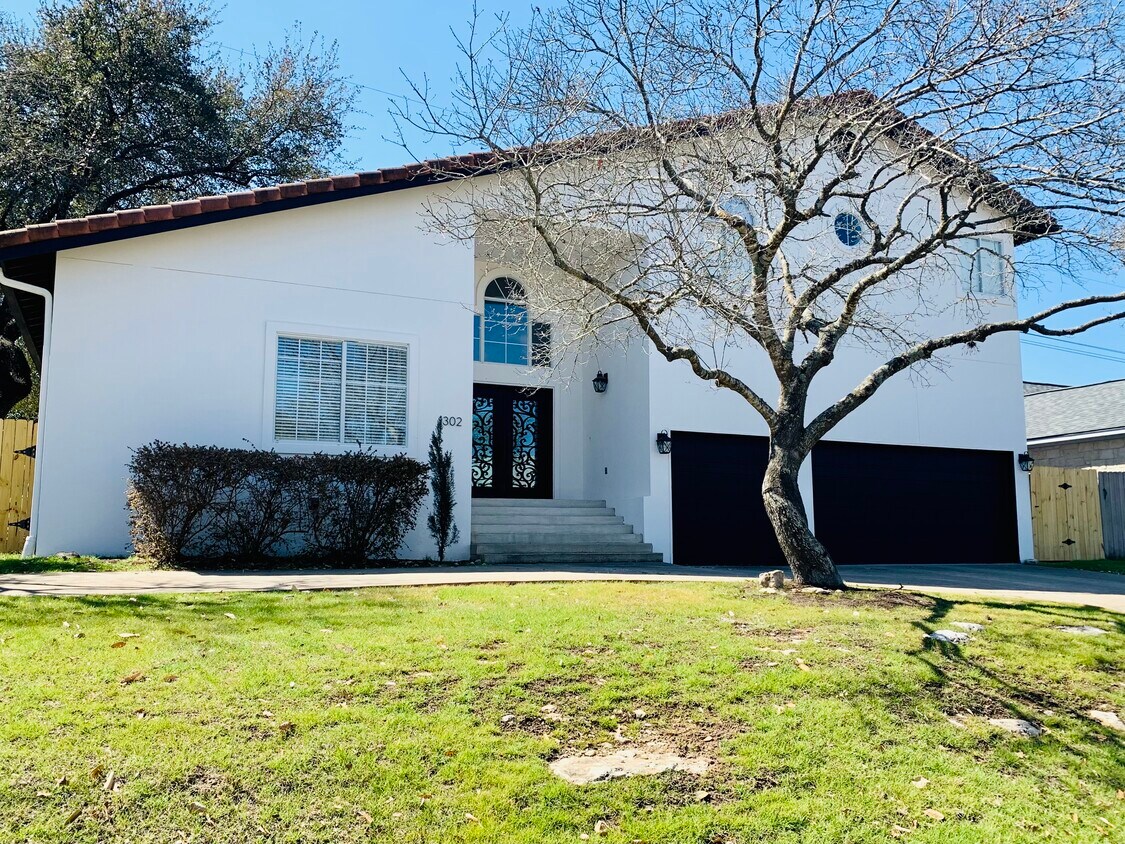 1302 Olympus Dr, Austin, TX 78733 House Rental in Austin, TX