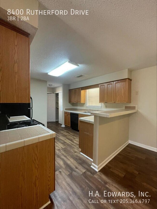 Building Photo - 8400 Rutherford Dr