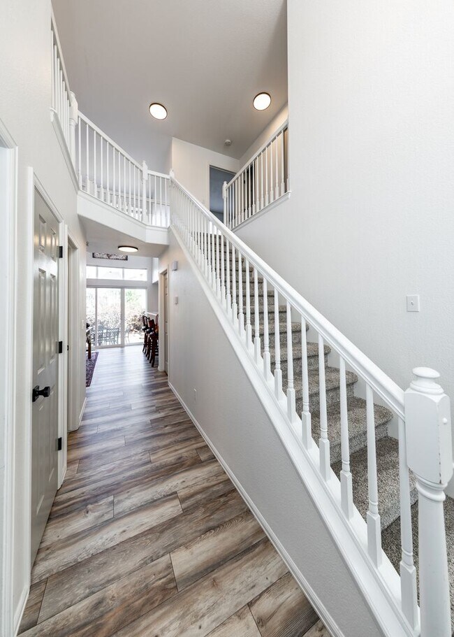 Building Photo - Beautiful 4 Bedroom Home in North Gate