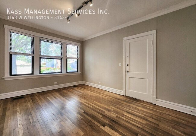 Foto del edificio - 3143 W Wellington-3143-1
