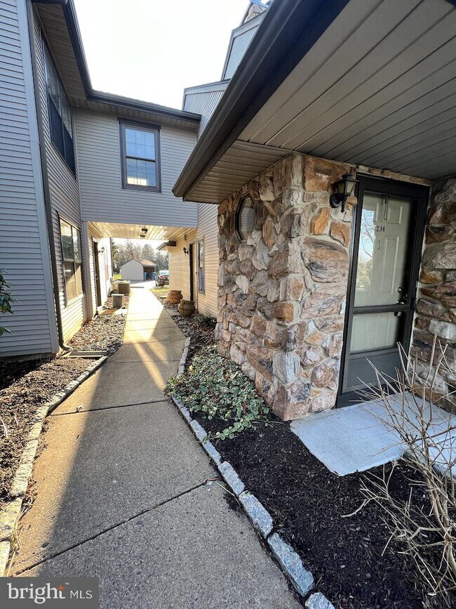 Building Photo - 234 Sassafras Ct