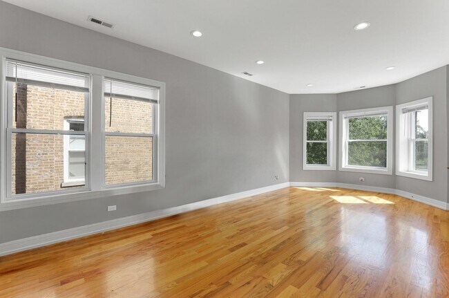 Foto del edificio - 3622 W Franklin Blvd