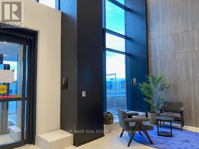 Building Photo - 220 Missinnihe Way