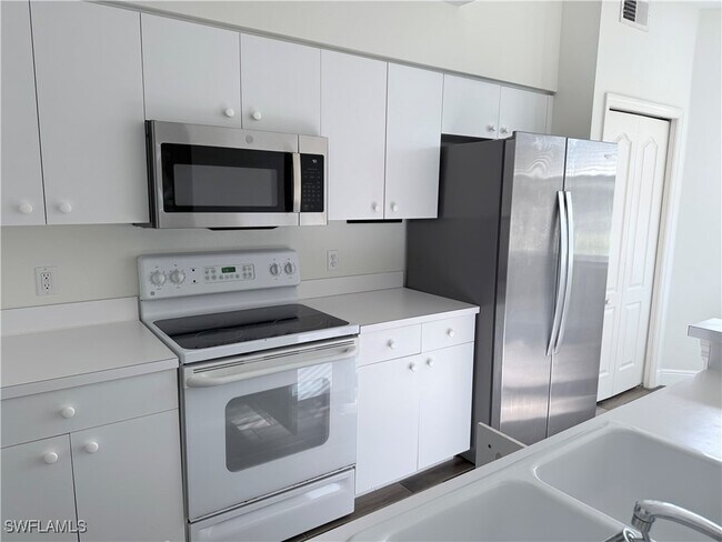 Foto del edificio - 2690 Cypress Trace Cir