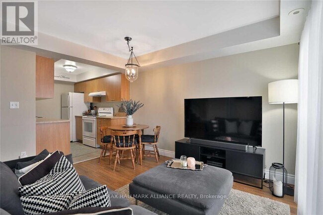 Building Photo - 4620-4620 Guildwood Way