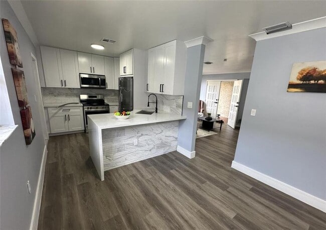 Photo - 814 SW 12th Pl, #0 Townhome
