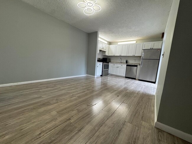 Foto del edificio - 1544 Forest Lakes Cir