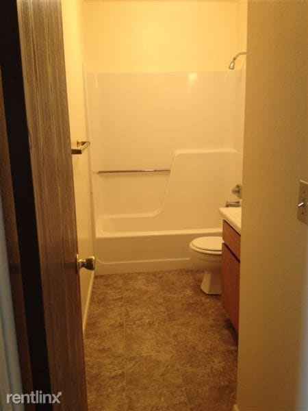 Building Photo - 136 Silver Sage Dr