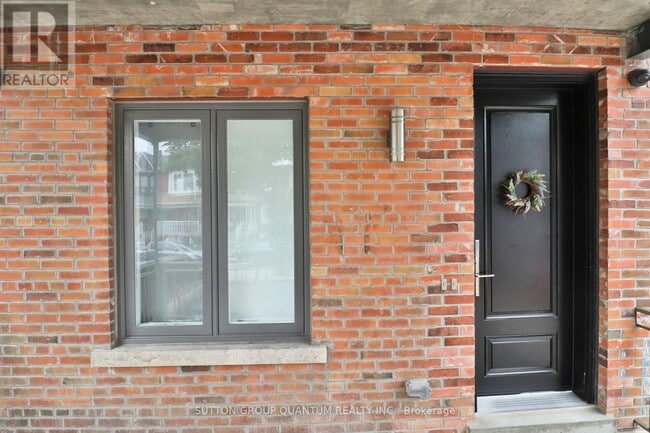 Building Photo - 35 Cloverdale Rd