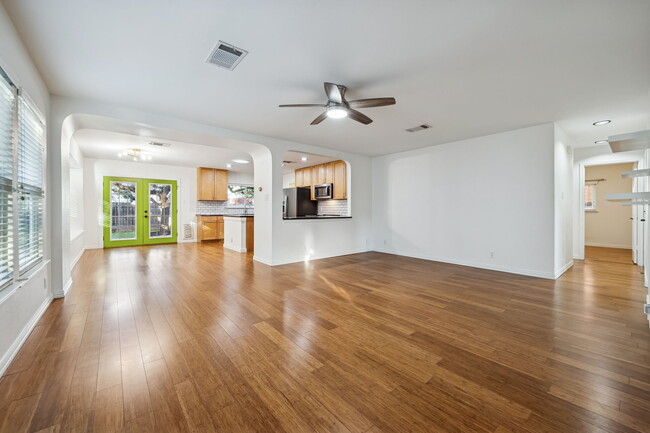 Building Photo - 4308 Dos Cabezas Dr