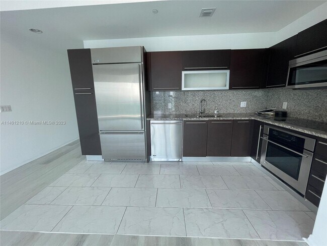 Foto del edificio - 950 Brickell Bay Dr