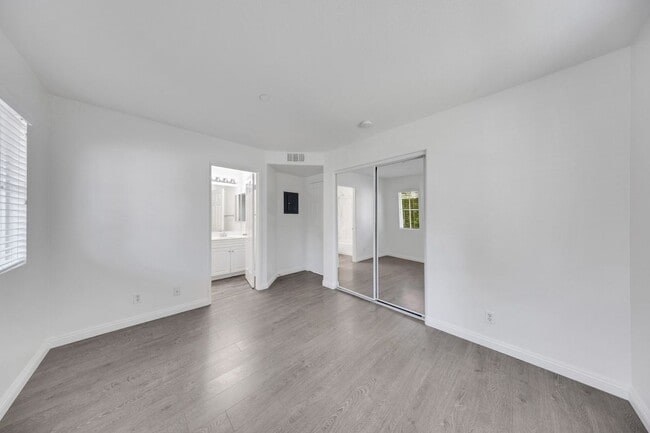 Building Photo - 6287 Ancora Ln