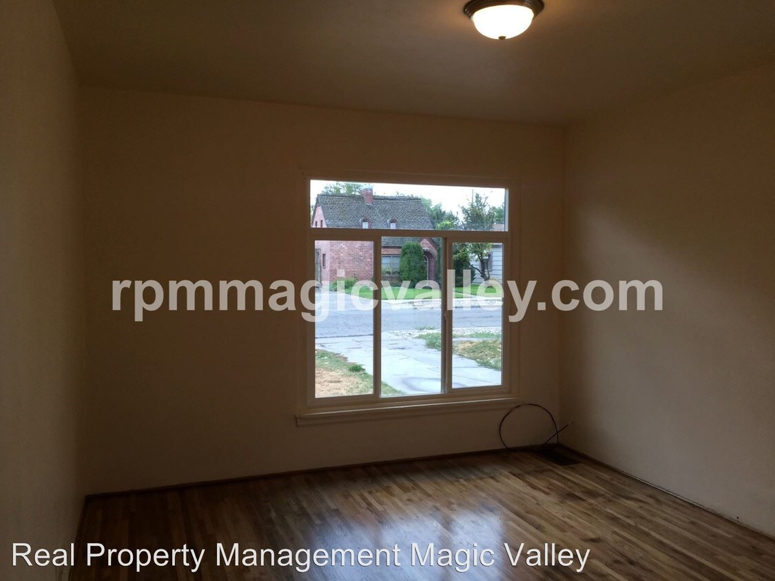 Foto principal - 1643 Poplar Ave