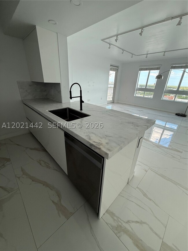 Building Photo - 7350 SW 89th St
