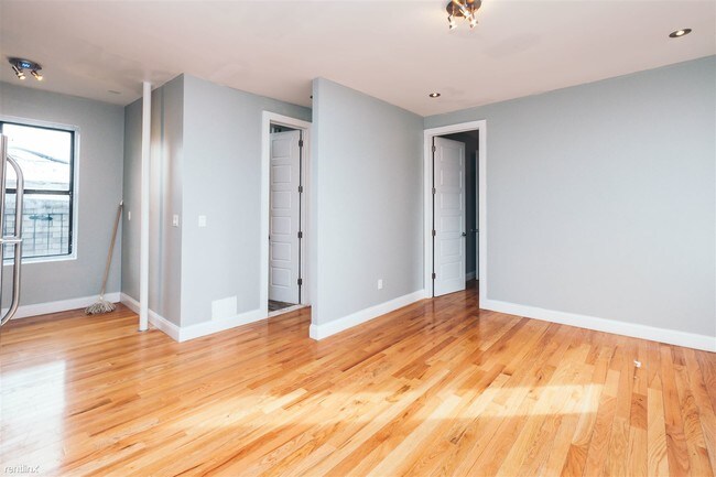 Building Photo - 2 br, 1 bath Apartment - 1618 Jefferson Ave