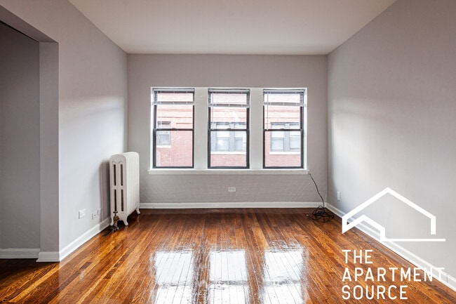 Foto del edificio - 5740 N Winthrop Ave