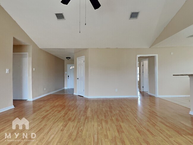 Foto del edificio - 726 Beechbend Dr