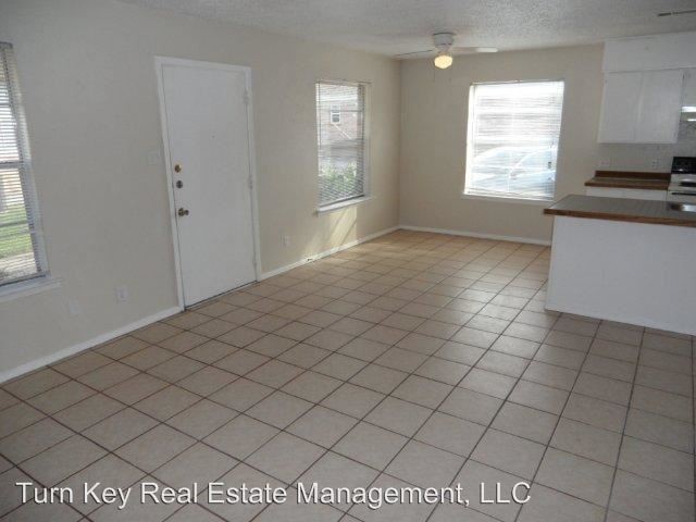 Building Photo - 3200 Matthews Dr