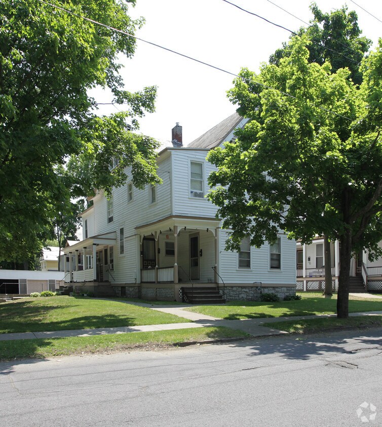Primary Photo - 10 Grove Ave