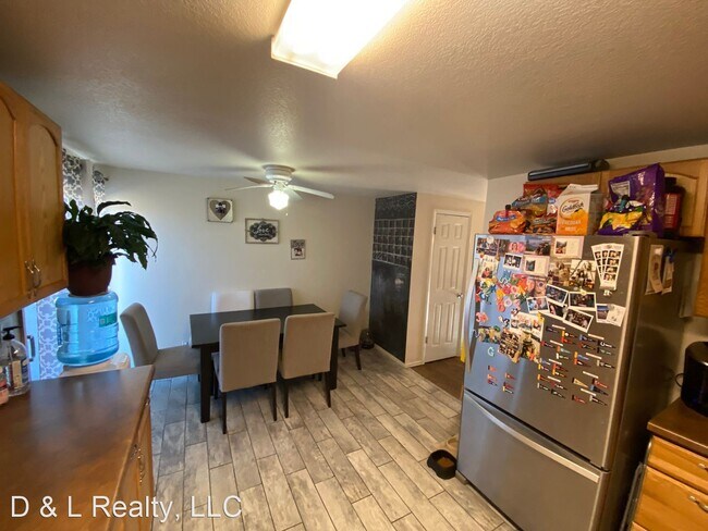Foto del edificio - 4 br, 2 bath House - 535 Avenida Del Cielo