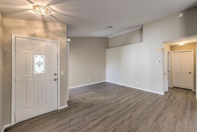 Foto del edificio - CONDO IN SUNHAMPTON!