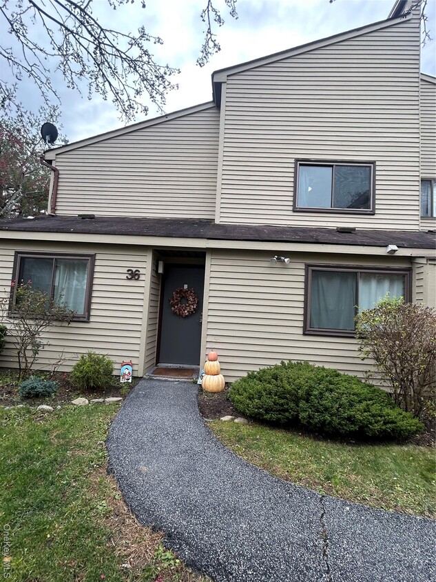 Primary Photo - 36 Sycamore Ct