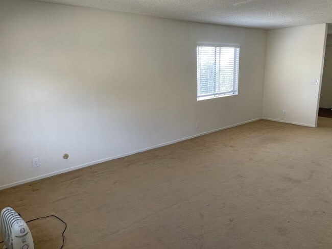 Building Photo - 704 Lookout Dr