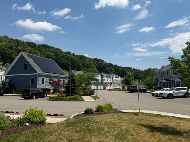 Foto del edificio - Meadowbrook Commons