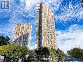 Building Photo - 7 Concorde Pl