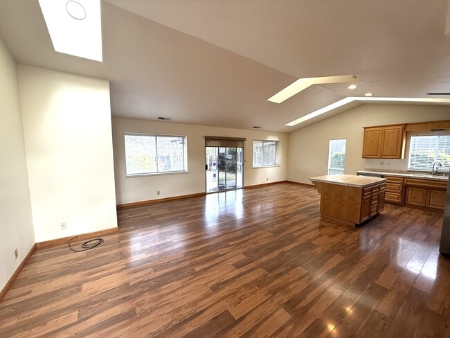 Building Photo - 18 Turnbridge Welles