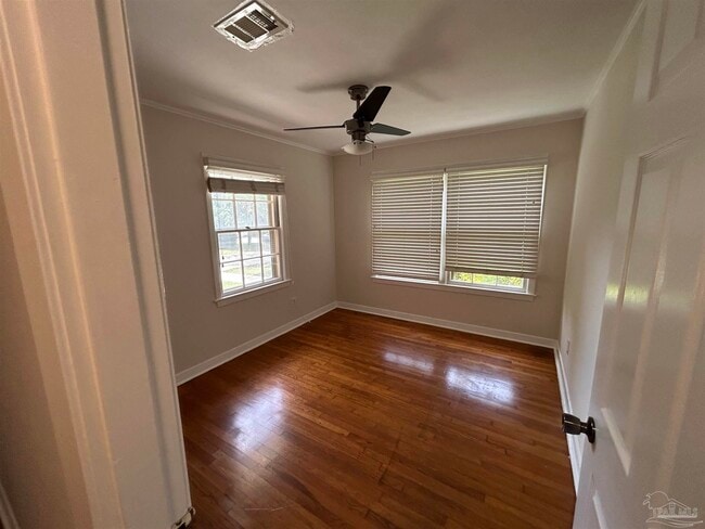 Building Photo - 3840 Dunwoody Dr