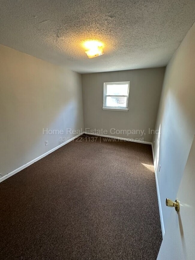 Building Photo - 151 Westdale Ave NW