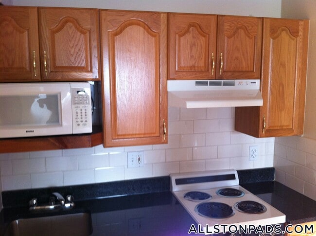 Foto del edificio - 1110 Commonwealth Ave