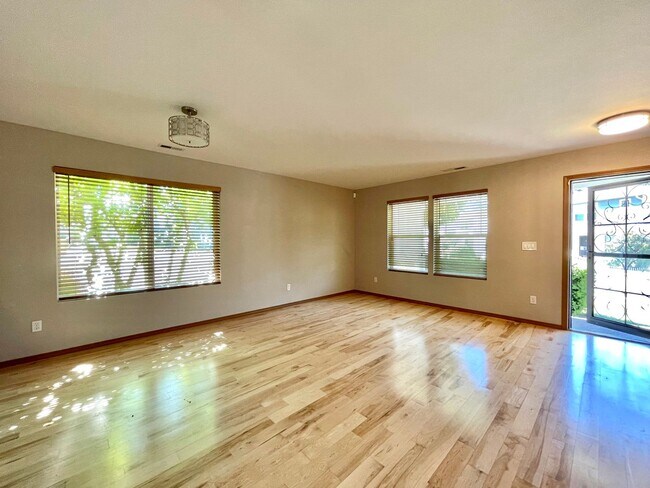 Foto del edificio - Great Home For Rent