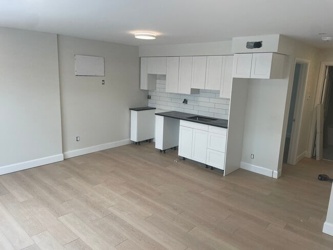 Photo du bâtiment - 118 Russell Ave