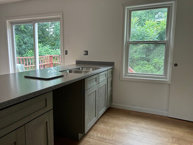 Foto del edificio - 38 Valley Ridge Rd