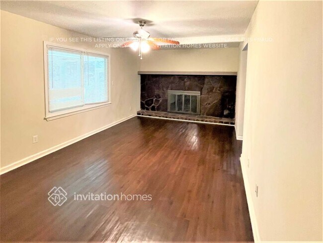 Foto del edificio - 1386 Larkview Dr SW