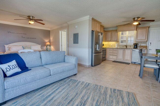 Foto del edificio - 5900 Bonita Beach Rd SW