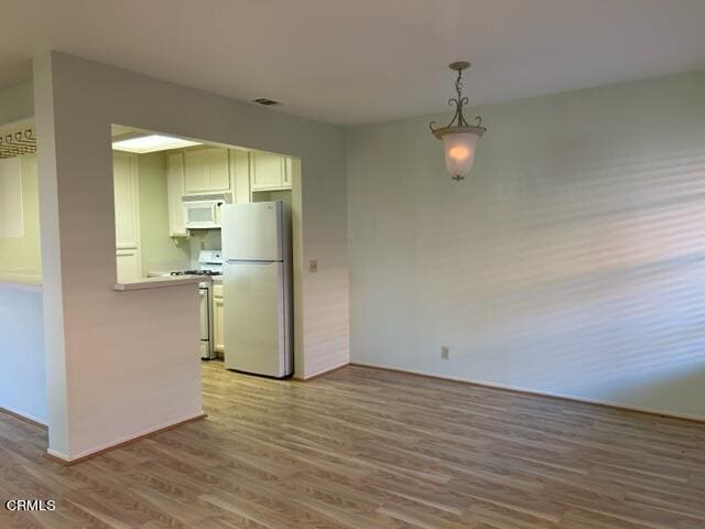 Building Photo - 2275 Martinique Ln