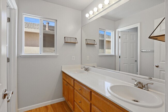 Foto del edificio - 2902 Campbell Ln