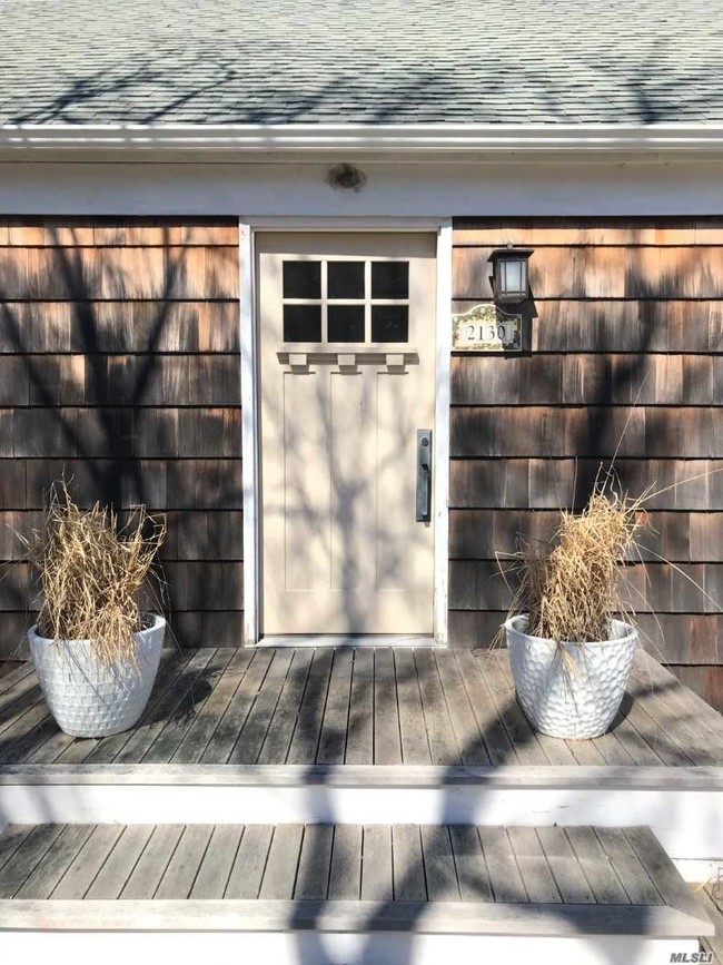Foto del edificio - 2130 Plum Island Ln