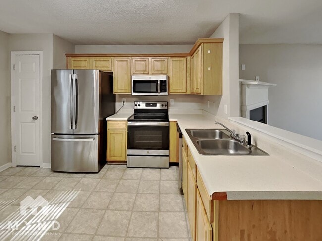 Building Photo - 227 London Dr