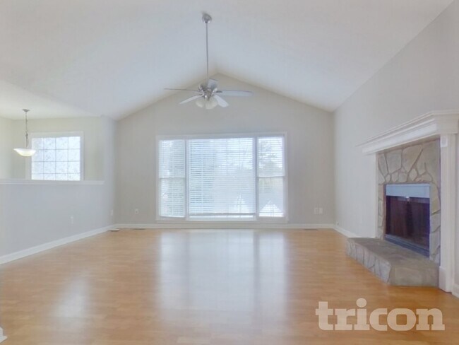 Building Photo - 3272 Greenhill Ct