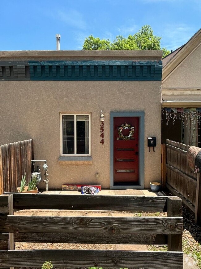 Building Photo - 3544 Mariposa St