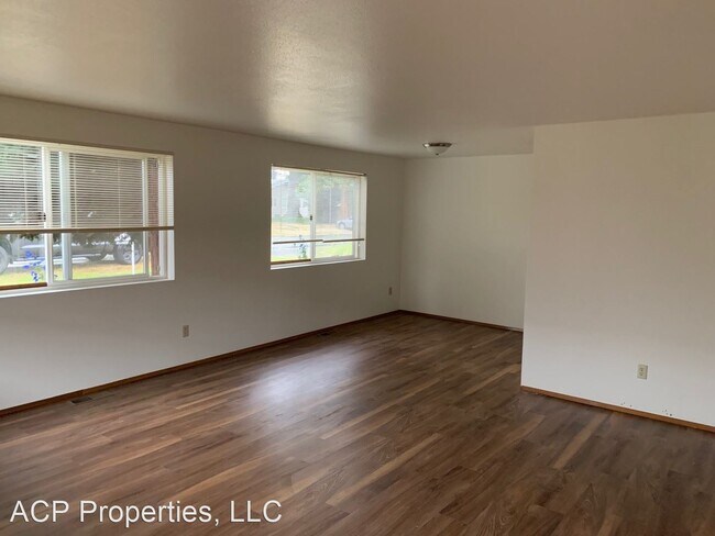 Foto del edificio - 3 br, 2 bath House - 2731 Madrona St.
