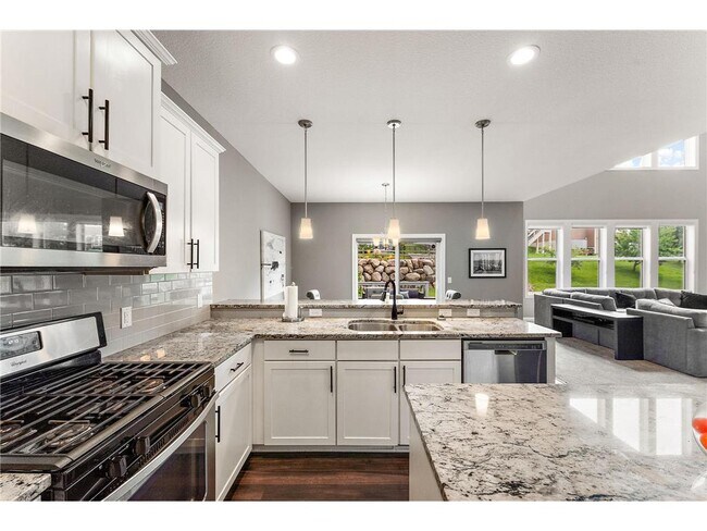 Foto del edificio - 5140 Kimberly Ln N